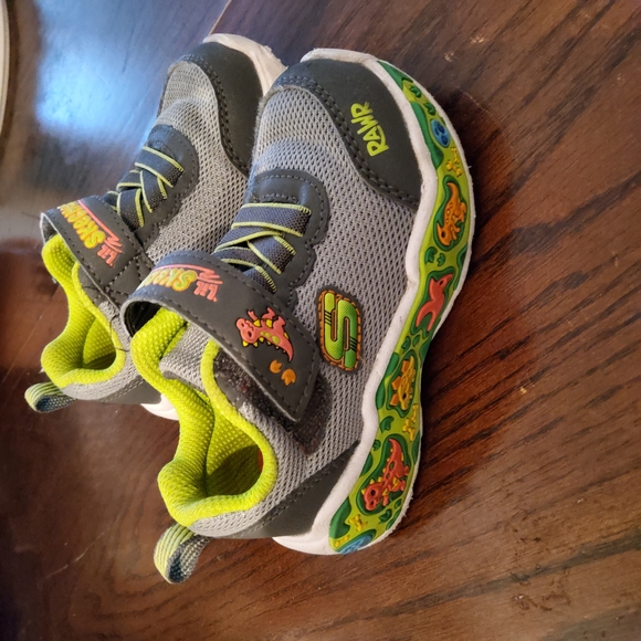 Skechers Kids' Gray and Green Sneakers - Picture 3 of 6